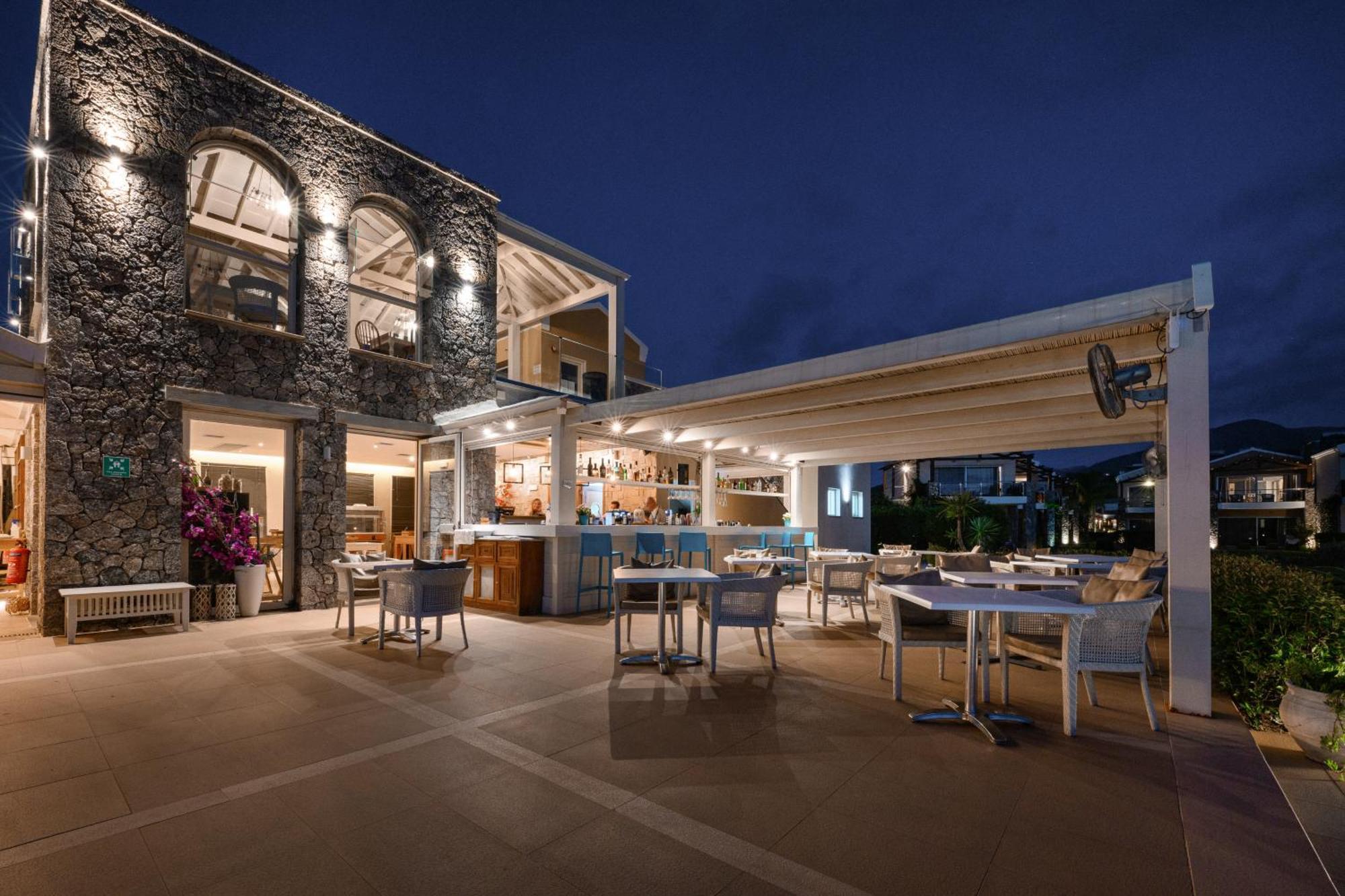 Restia Suites Exclusive Resort -Adults Only Almiros Beach Exterior foto